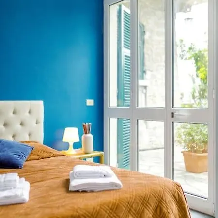Dom wakacyjny Free Parking Jacuzzi • Terrace • Garden • Ac