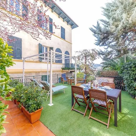 Dom wakacyjny Free Parking Jacuzzi • Terrace • Garden • Ac